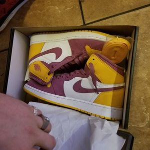 Air Jordan 1s "brotherhood's "(vnds)